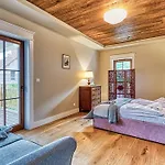 Apartment Przy Starej Piekarni Vip By Royal Aparts 4*