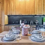 Apartment Przy Starej Piekarni Vip By Royal Aparts 4*